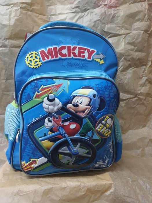 Mochilas novas a um bom preço