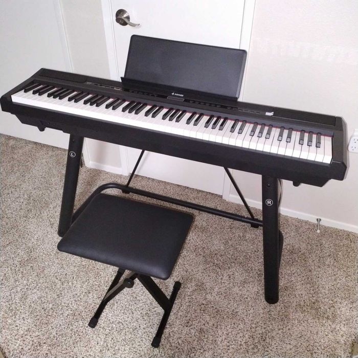 Стійка для цифрових піаніно та клавішних