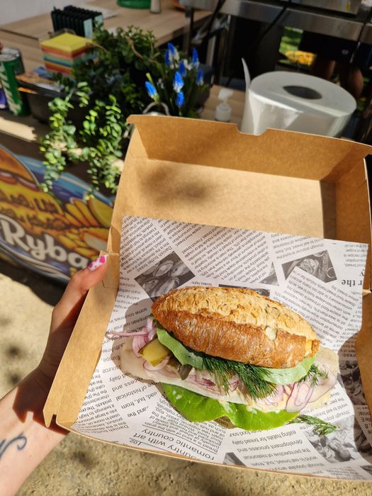 Wynajem Food Trucka na Eventy, Wesela i Imprezy | Ryba i Buła