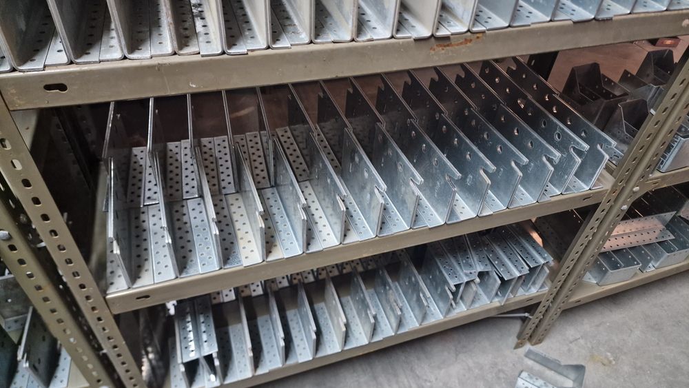 Ferragens para casas de madeiras vigamentos