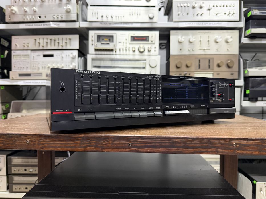 Wzmacniacz z korektorem Grundig V8200 Audio Room