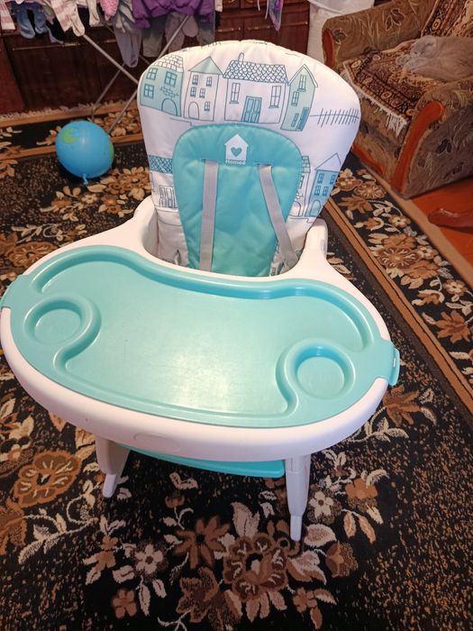 Стільчик трансформер для годування Caretero Homee Mint