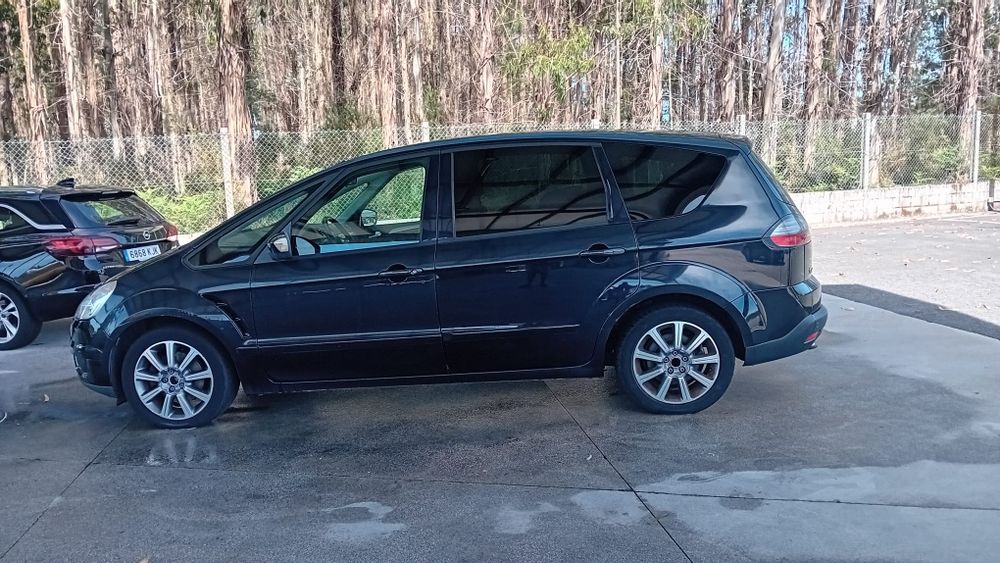 Ford S-Max — fotografia 3