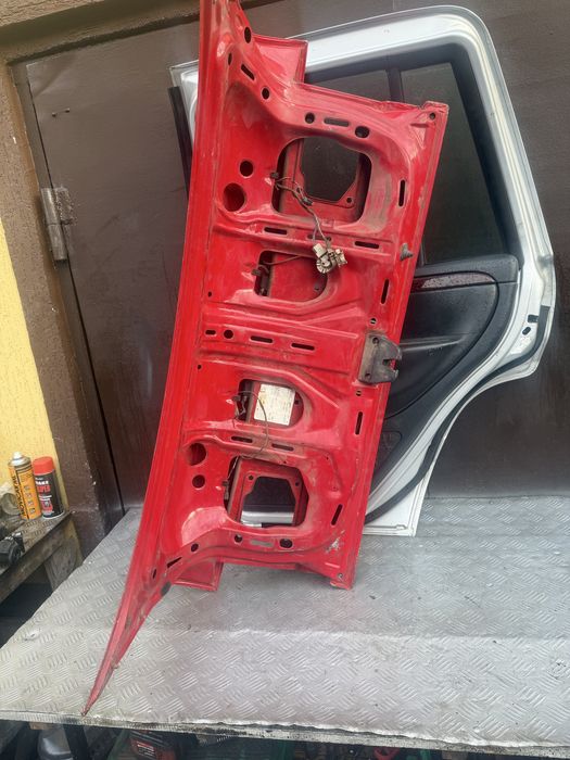 Крышка багажника ляда Ауди б3 80 audi 80 b3 год 1989