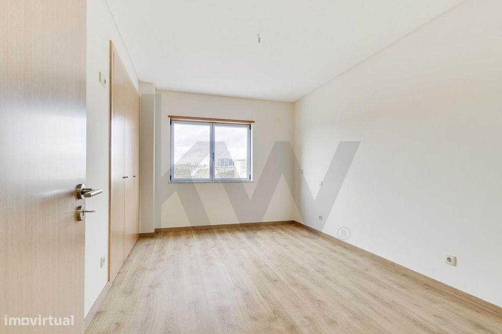 Apartamento T3 Novo nas Laranjeiras em Lisboa | Premium, Metro e Acess