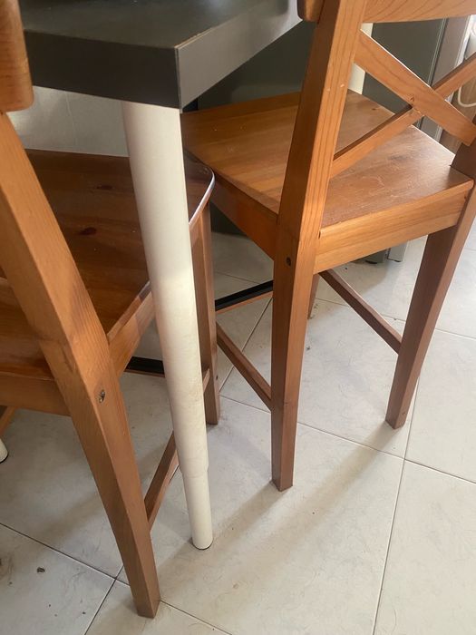 Tampo com quatro pes regulaveis