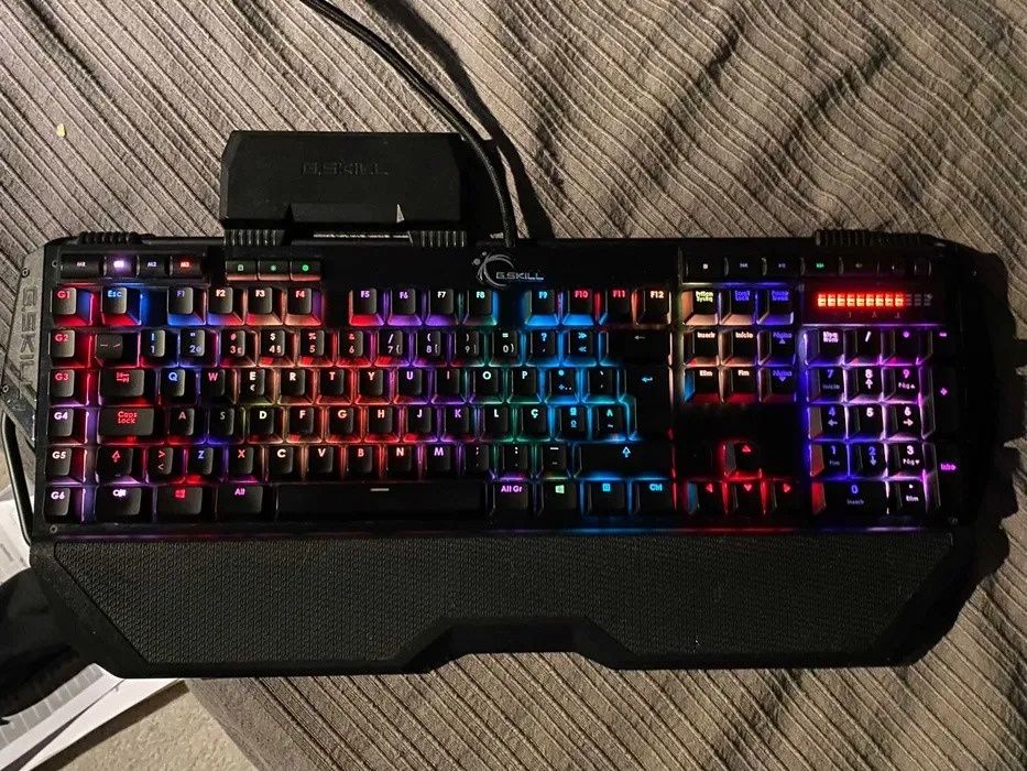KM780 RGB Gaming Keyboard, Cherry MX Brown (EOL)64309931467138120