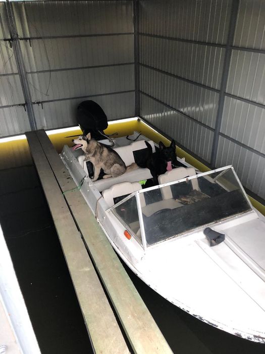 Моторний човен СРОЧНО!!