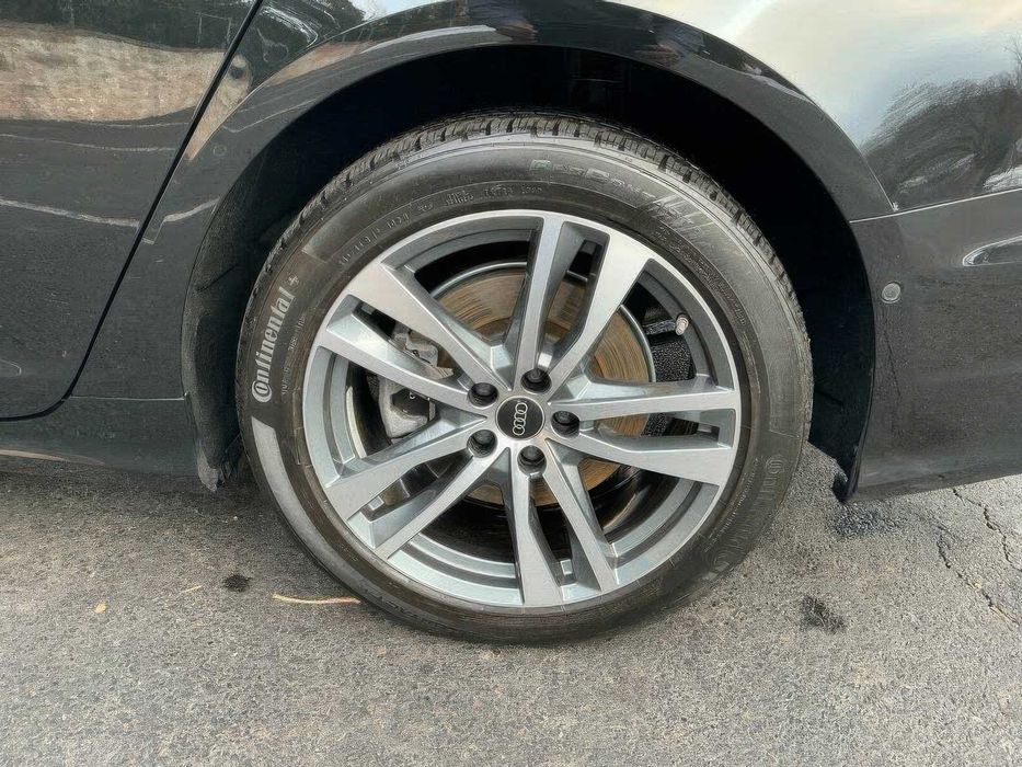 Audi A6      2023