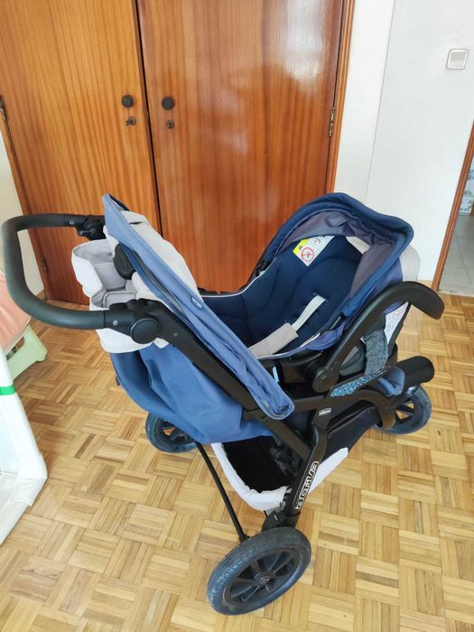Trio Activ3 Chicco (carrinho + alcofa + ovo com Isofix)64563921511041122