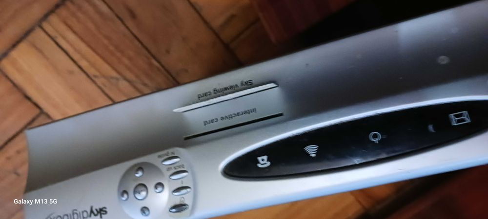 Box da sky p/ satélite Barato só 14,99€
