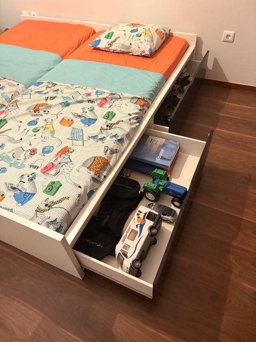 Cama inividual Ikea com colchão