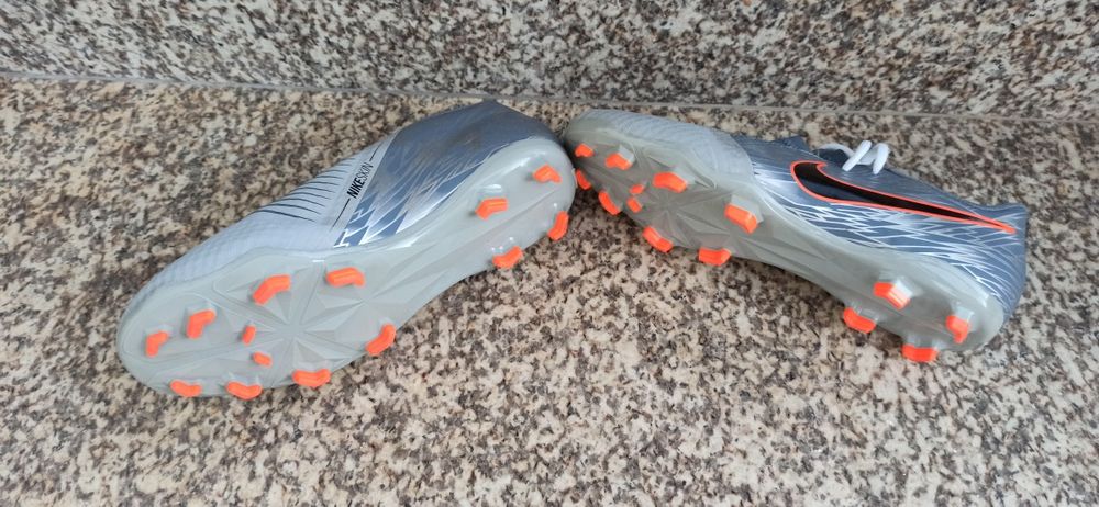 Chuteiras NIKE Phantom