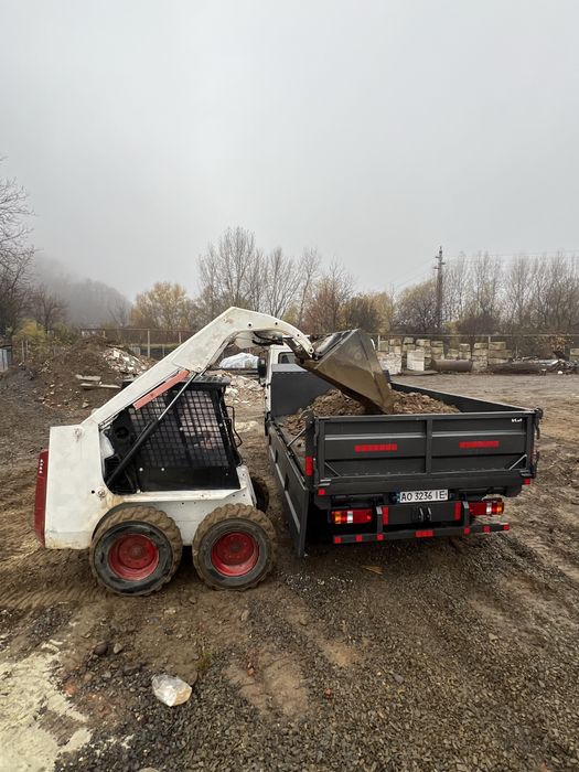 Доставка грузів, сиручих матеріалів, вивіз сміття робота з ескаватором