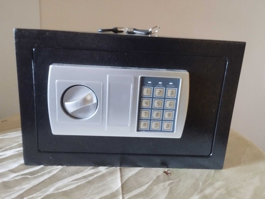 Cofre de segurança + Bandeja ( loucura só hoje)