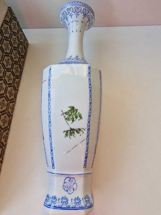 Jarra porcelana chinesa, com caixa, Qianlong