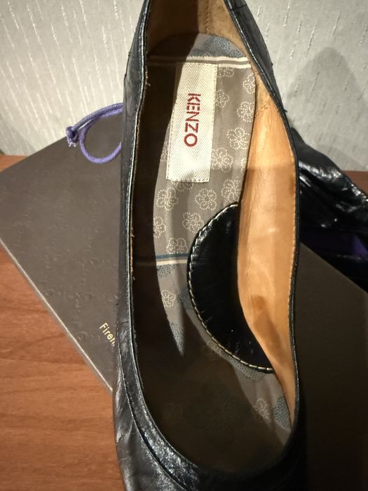 продам туфли kenzo оригинал,новые ,оригинал .очень удобная колодка