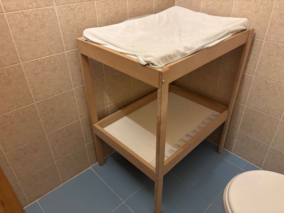 Muda Fraldas IKEA + trocador + balde