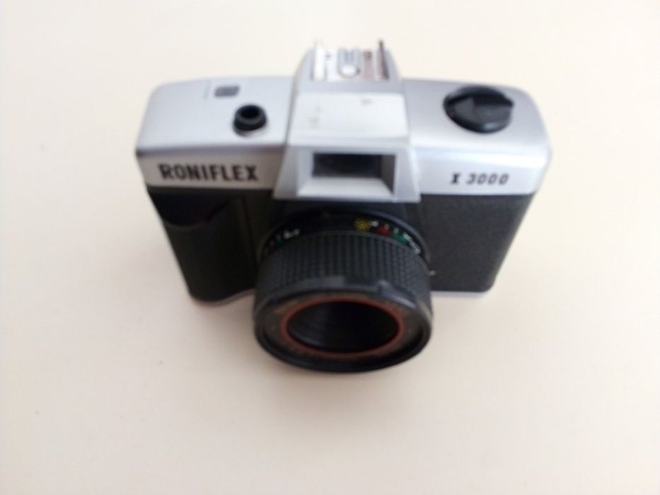 Máquinas fotográficas Roniflex X3000 e Benq DL4500