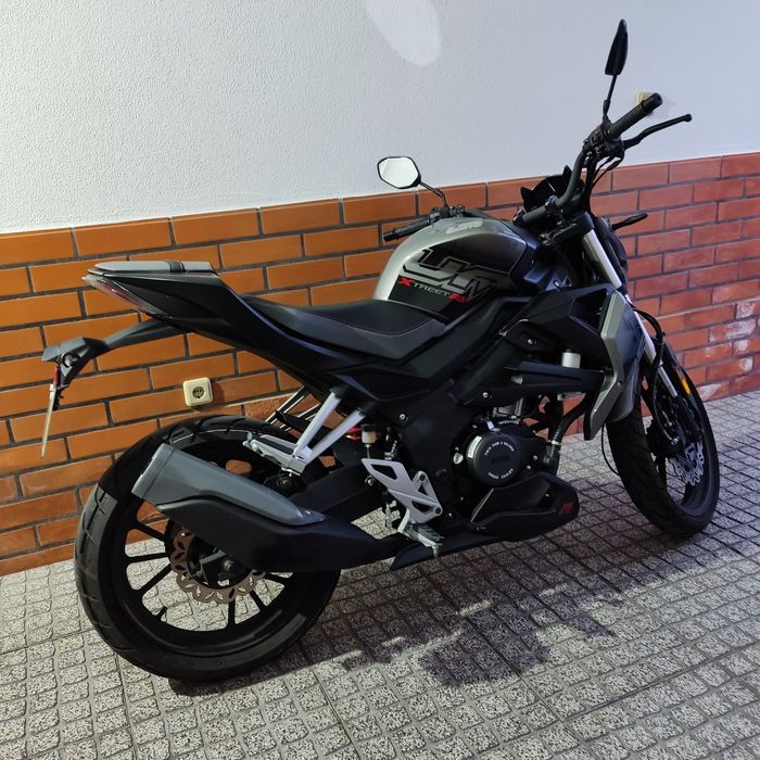 UM Xtreet RS 125