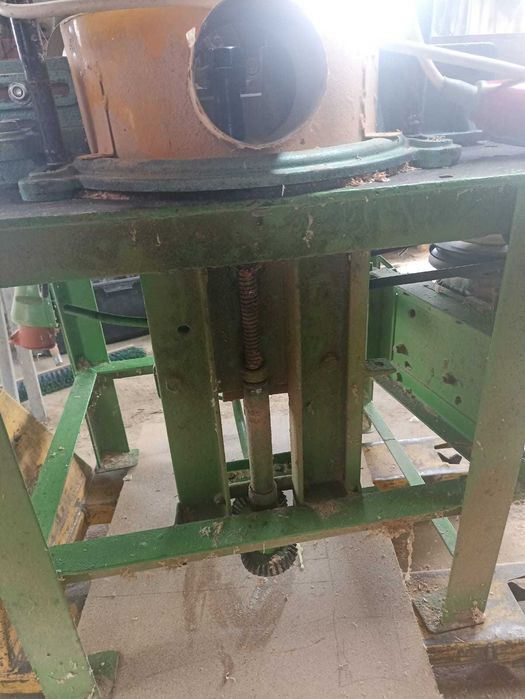 Frezarka dolnowrzecionowa