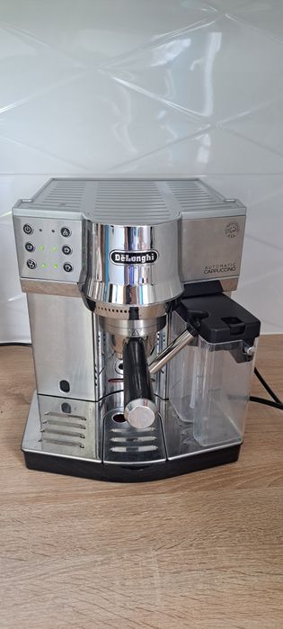 Express Kolbowy De'Longhi EC 850M + młynek żarnowy De'Longhi KG 520M