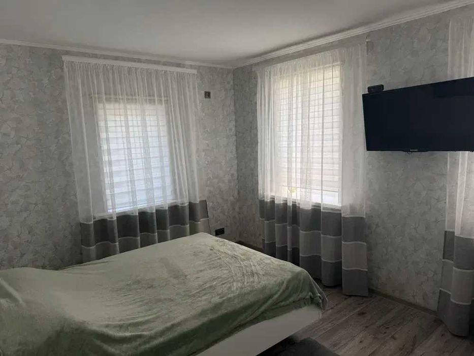 Продам будинок з якісним ремонтом у Полтаві, район Лісок