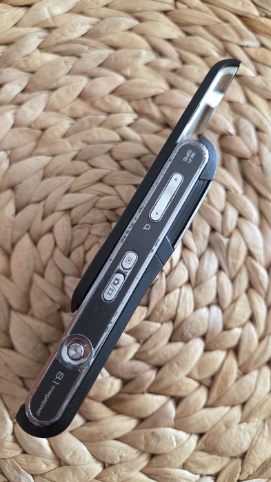 Kolekcjonerski Sony Ericsson C905 Bez simloka