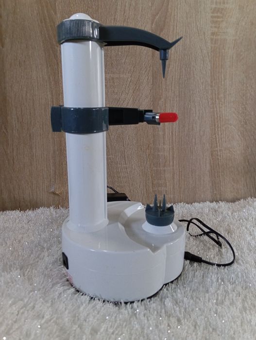 Elektryczna obieraczka do owoców i warzyw
