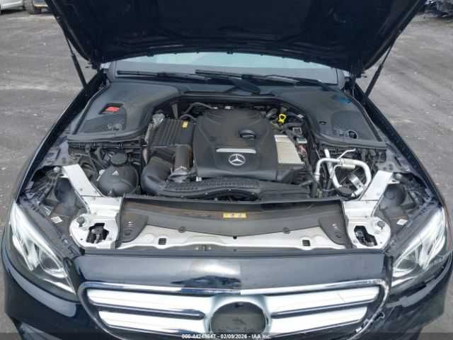 Mercedes-Benz E 300 2017 .