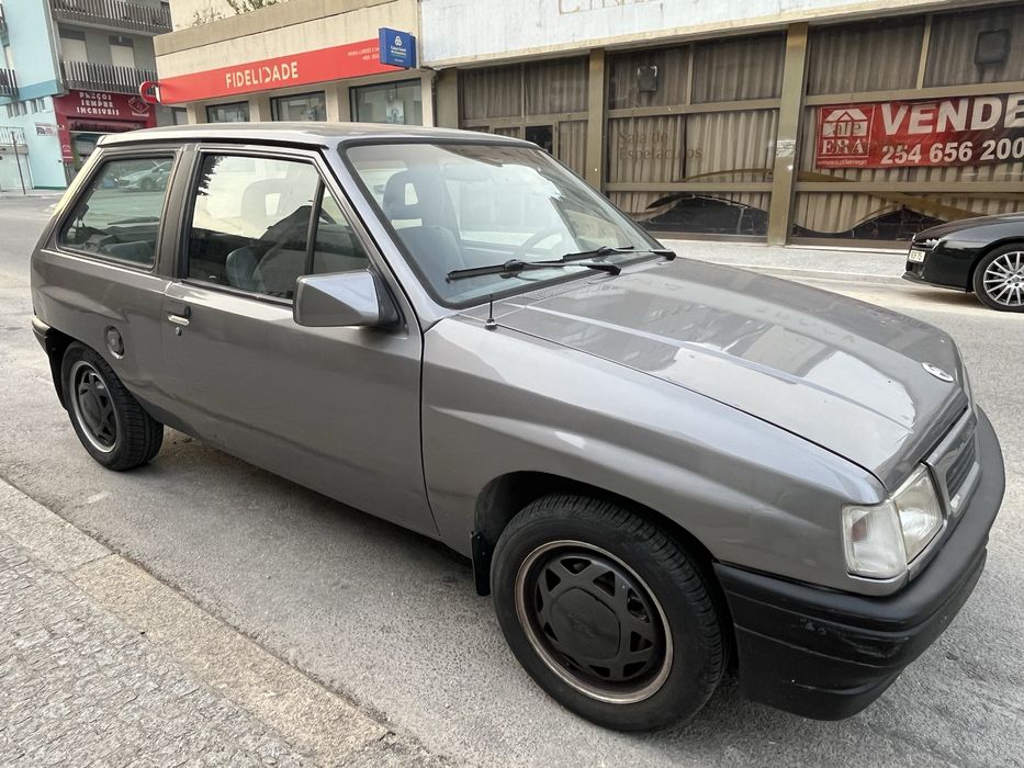Opel Corsa A em muito bom estado