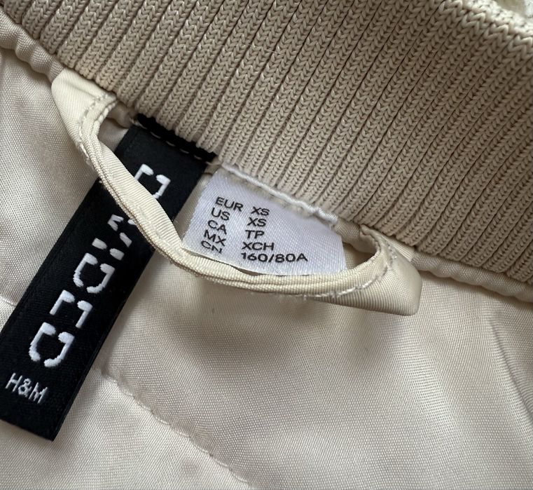 Бомбер H&M.