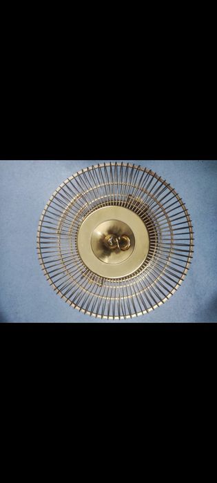 Gaiola dourada para pássaro