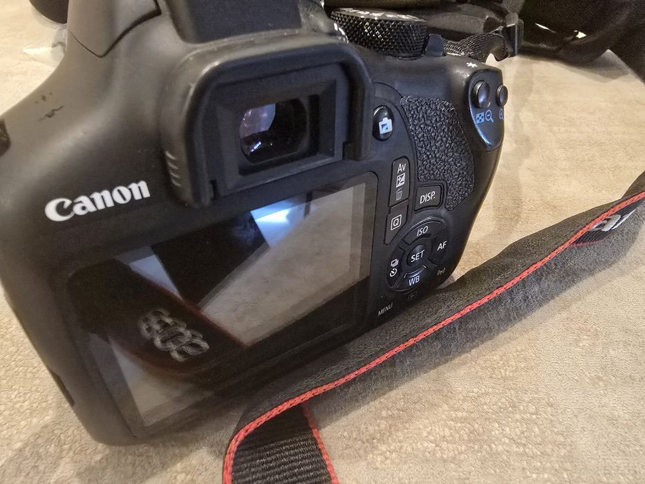 Kit Canon EOS 1300D + Objetiva 18-55mm IS II + Bolsa Canon