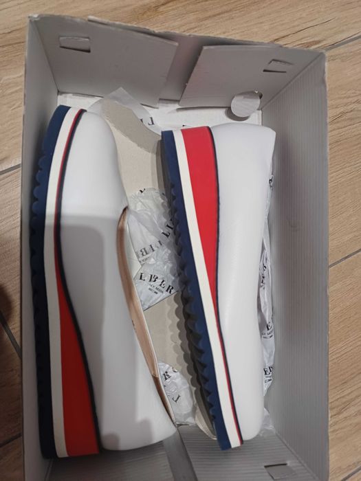 Półbuty Libero na koturnie