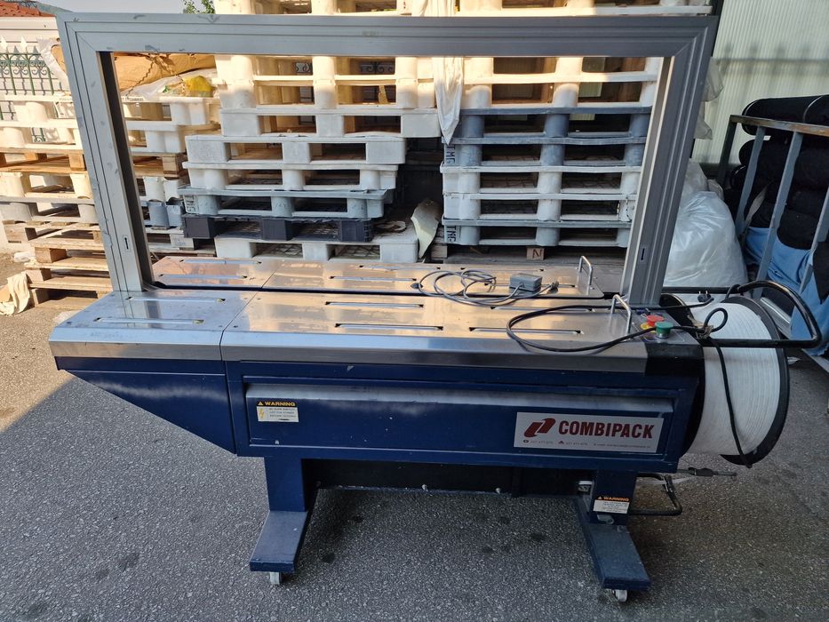 Máquina de cintar com arco