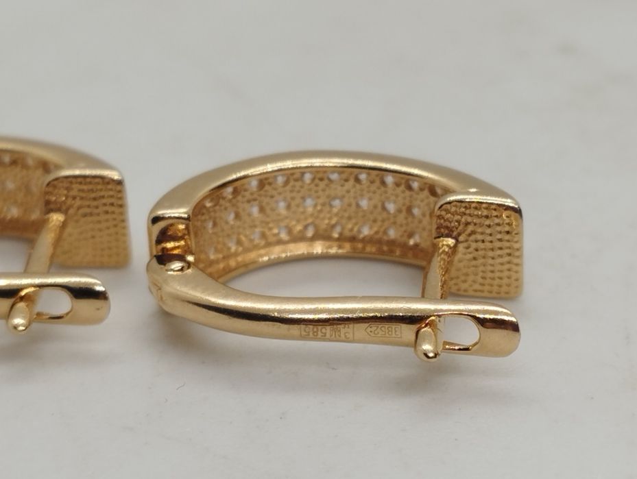 Золотые сережки 2.88 грамма