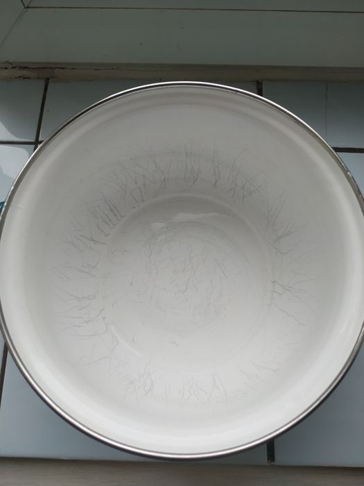 Кастрюля эмалированная, 2,4 л.