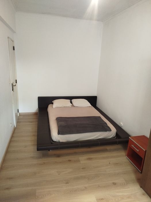 Quarto para alugar  na ameixoeira  com ar condicionado.