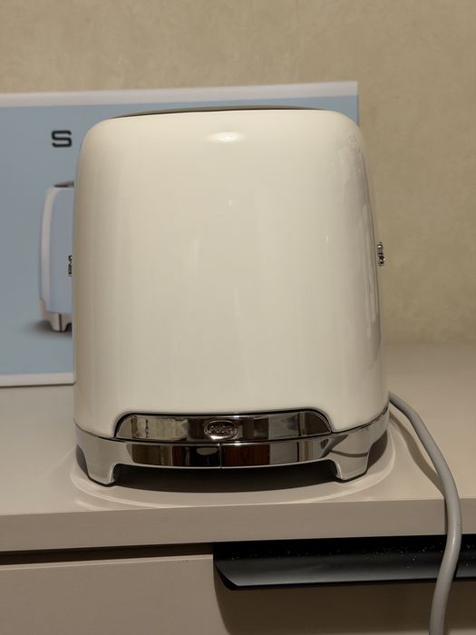 Тостер Smeg TSF01WHEU