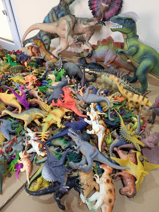 Набір динозаврів, Динозавр інтрактивний