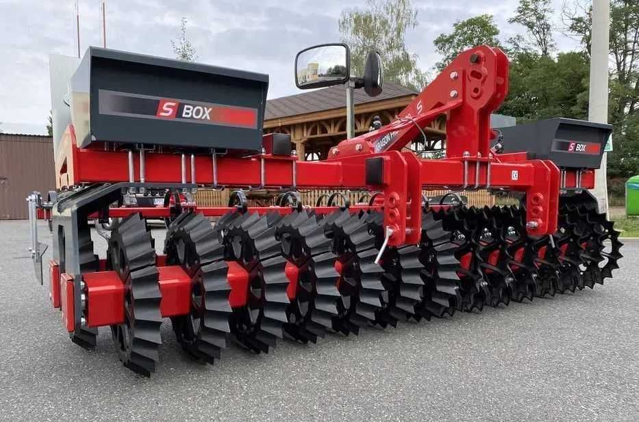 Wał Pryzmatyczny Aragon Duo S 300 DA Landtechnik przedni Tuz Frontpack