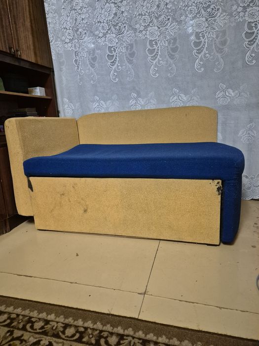Продам диван малютка.  Самовывоз