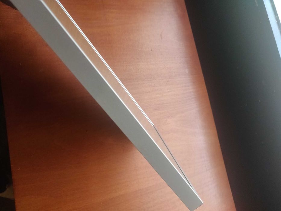 Moldura com aro metalico