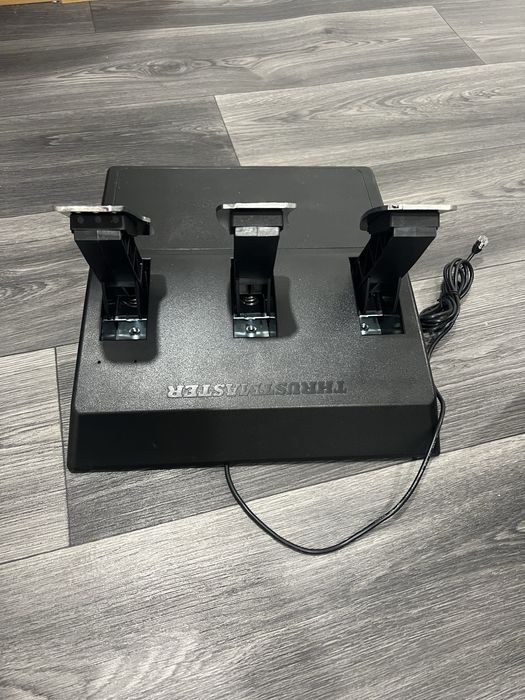 Thrustmaster t3pa педалі