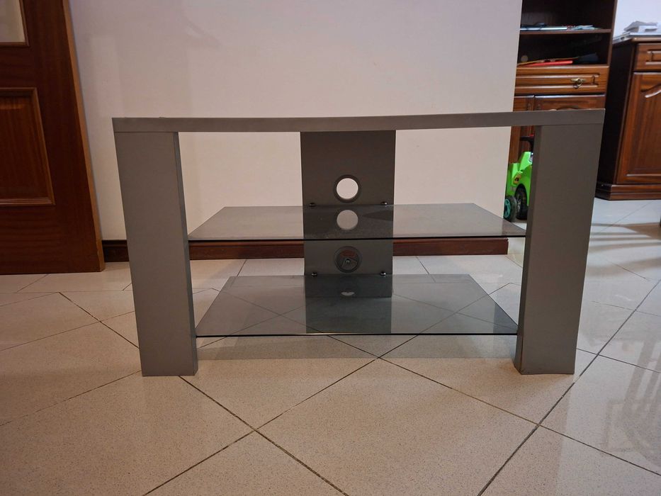 Móvel cinza para TV