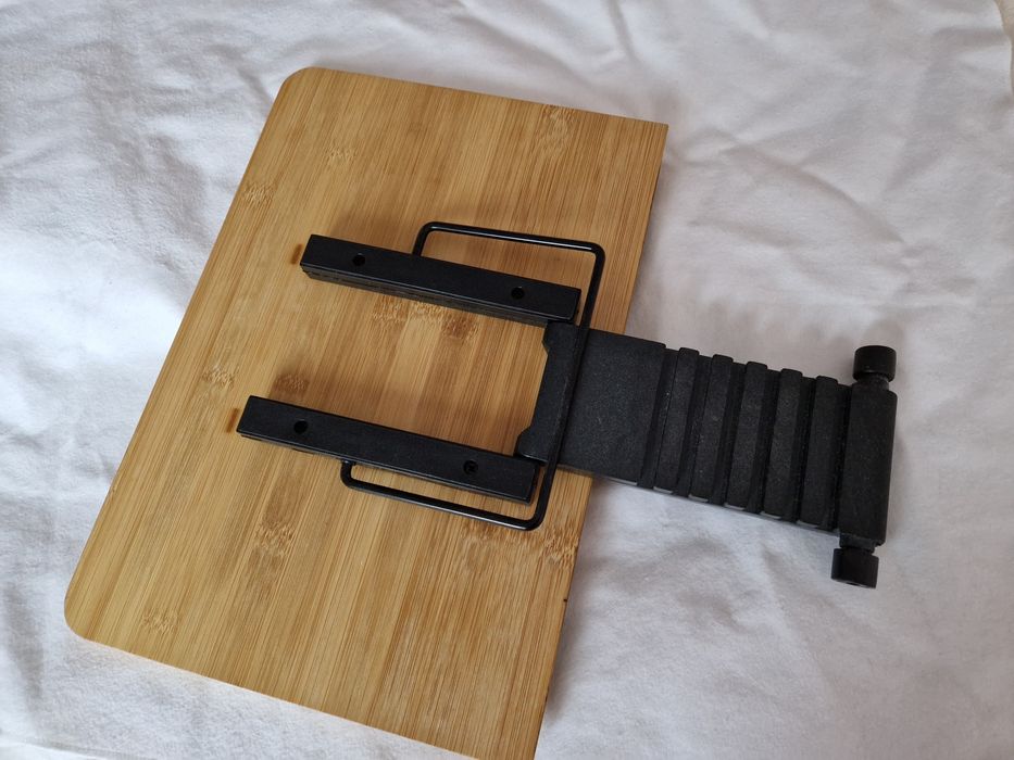 Продається підставкв для ноутбука.