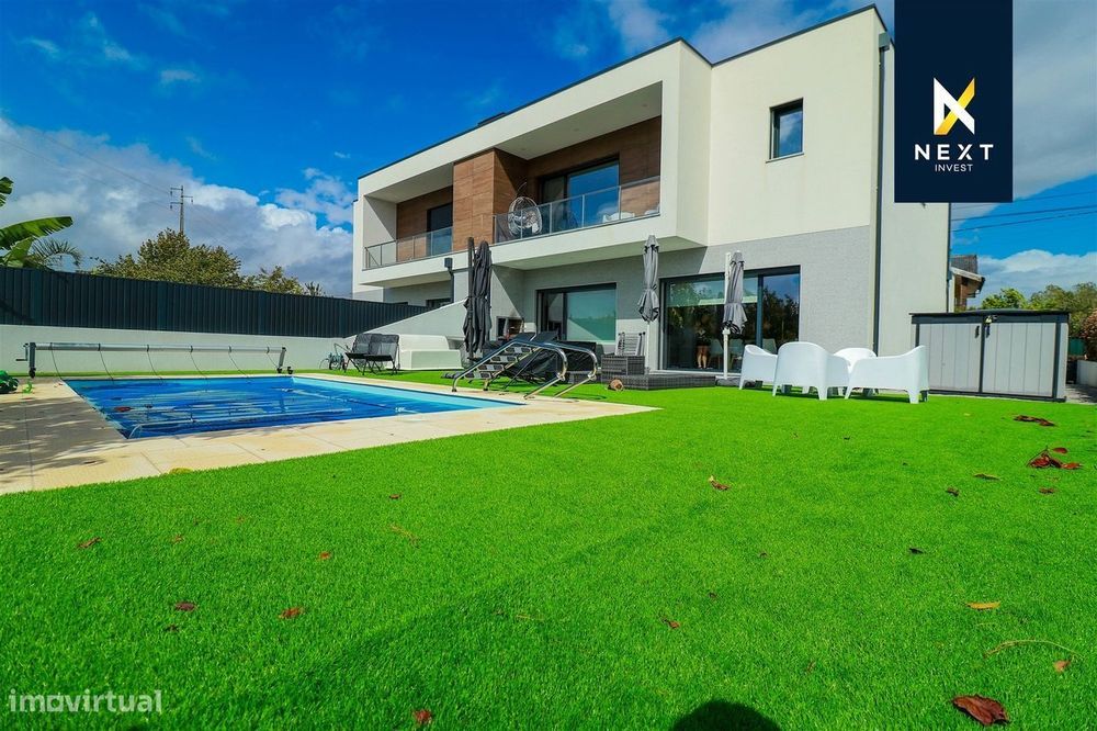 Moradia Geminada T4 com Piscina – Viseu