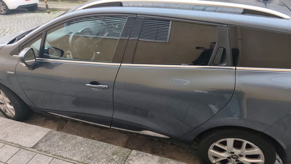 Clio Sporttourer 2019 com motor recém trocado