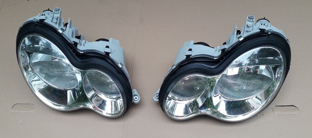 MERCEDES C KLASA W203 lift 2005 - lampa przednia lewa nowa idealna